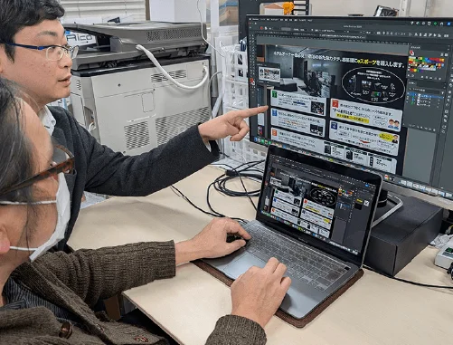 オフィスで技術と表現を形にするメンバー